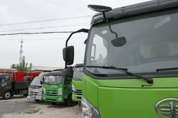 һ������ ��ž���7ϵ 150���� 4X2 4.06����ж��(CA3040K35L3E5)ͼƬ