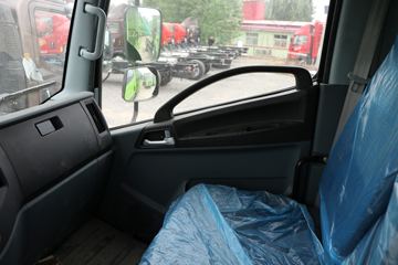 һ������ ��ž���7ϵ 150���� 4X2 4.06����ж��(CA3040K35L3E5)ͼƬ