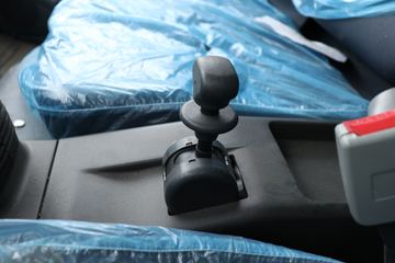 һ������ ��ž���7ϵ 150���� 4X2 4.06����ж��(CA3040K35L3E5)ͼƬ