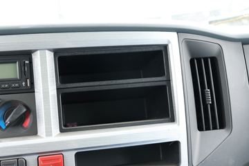 һ������ ��ž���7ϵ 150���� 4X2 4.06����ж��(CA3040K35L3E5)ͼƬ