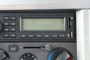 һ������ ��ž���7ϵ 150���� 4X2 4.06����ж��(CA3040K35L3E5)ͼƬ