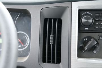 һ������ ��ž���7ϵ 150���� 4X2 4.06����ж��(CA3040K35L3E5)ͼƬ