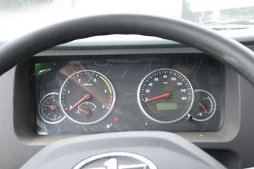 һ������ ��ž���7ϵ 150���� 4X2 4.06����ж��(CA3040K35L3E5)ͼƬ