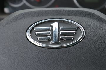 һ������ ��ž���7ϵ 150���� 4X2 4.06����ж��(CA3040K35L3E5)ͼƬ