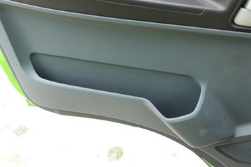 һ������ ��ž���7ϵ 150���� 4X2 4.06����ж��(CA3040K35L3E5)ͼƬ