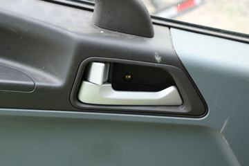 һ������ ��ž���7ϵ 150���� 4X2 4.06����ж��(CA3040K35L3E5)ͼƬ