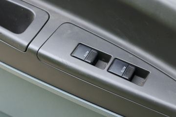 һ������ ��ž���7ϵ 150���� 4X2 4.06����ж��(CA3040K35L3E5)ͼƬ