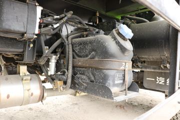 һ������ ��ž���7ϵ 150���� 4X2 4.06����ж��(CA3040K35L3E5)ͼƬ