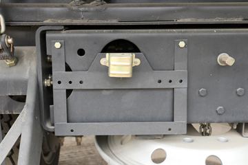 һ������ ��ž���7ϵ 150���� 4X2 4.06����ж��(CA3040K35L3E5)ͼƬ