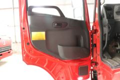 陕汽商用车 轩德X6中卡 轻量化版 160马力 4X2 6.75米仓栅式载货车(SX5181CCYGP51)