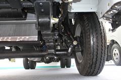 飞碟奥驰D1系列 95马力 4X2 3.9米排半厢式轻卡(FD5041XXYP12K4)