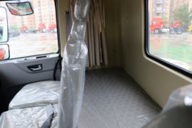 华神T5&nbsp;随车吊驾驶室图片