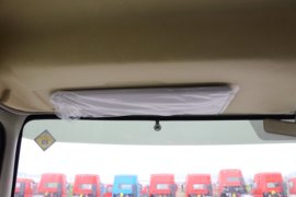 华神T5&nbsp;随车吊驾驶室图片