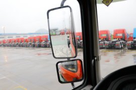 华神T5&nbsp;随车吊驾驶室图片