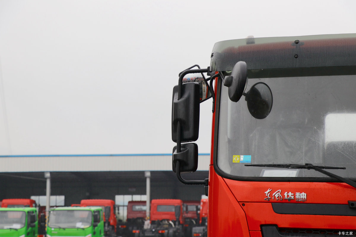 绪 T5  300 8X4 6ж(EQ3318GFV4)                                                