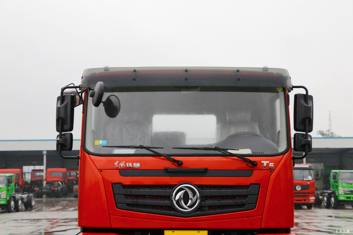 绪 T5  300 8X4 6ж(EQ3318GFV4)                                                