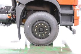 华神T5&nbsp;随车吊底盘图片