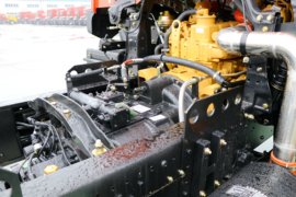 华神T5&nbsp;随车吊底盘图片