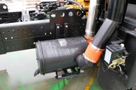 华神T5&nbsp;随车吊底盘图片