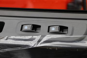 东风华神底盘&nbsp;洒水车/喷洒车驾驶室图片