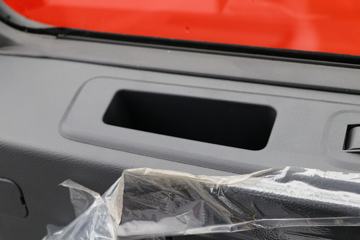 东风华神底盘&nbsp;洒水车/喷洒车驾驶室图片