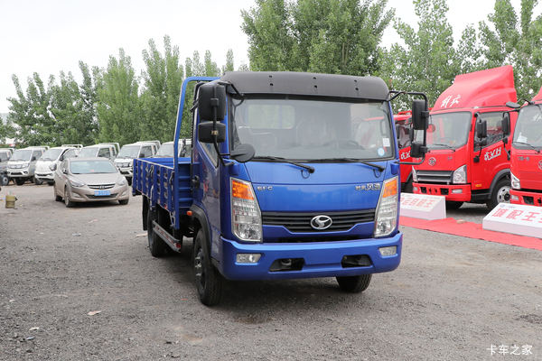 时风风驰 2.5L柴油 150马力 万里扬5档 4.09米单排栏板轻卡 时风风驰 2.5L柴油 150马力 万里扬5档 4.09米单排栏板轻卡