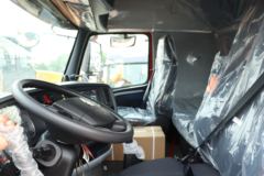 中国重汽 HOWO T7H重卡 440马力 6X4危化品牵引车(重汽16挡铝壳)(ZZ4257V324HE1W)