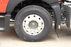 中国重汽 HOWO T7H重卡 440马力 6X4危化品牵引车(重汽16挡铝壳)(ZZ4257V324HE1W)