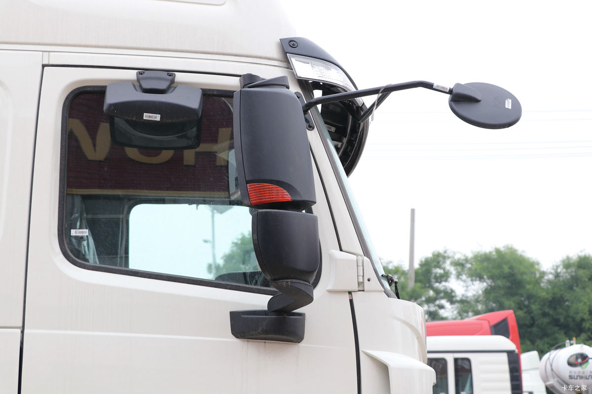 �й����� HOWO T7H�ؿ� 440���� 6X4 LNGǣ����(����)���                                                