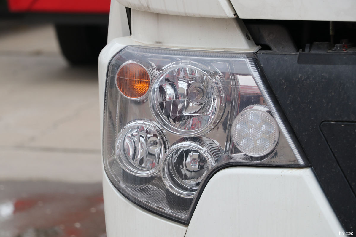 �й����� HOWO T7H�ؿ� 440���� 6X4 LNGǣ����(����)���                                                