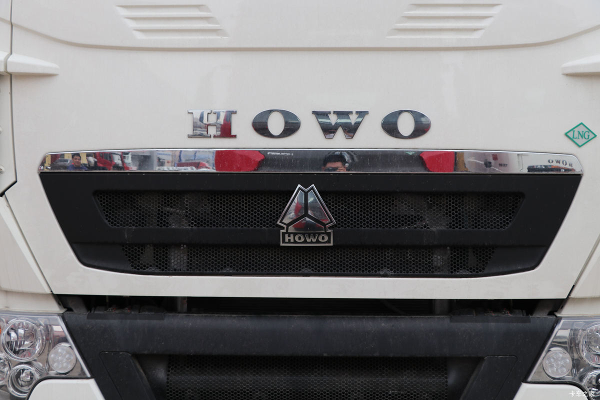 �й����� HOWO T7H�ؿ� 440���� 6X4 LNGǣ����(����)���                                                