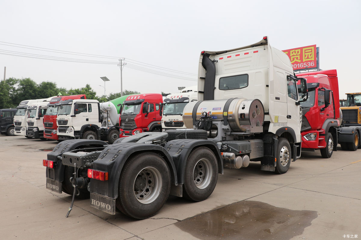 �й����� HOWO T7H�ؿ� 440���� 6X4 LNGǣ����(����)���                                                