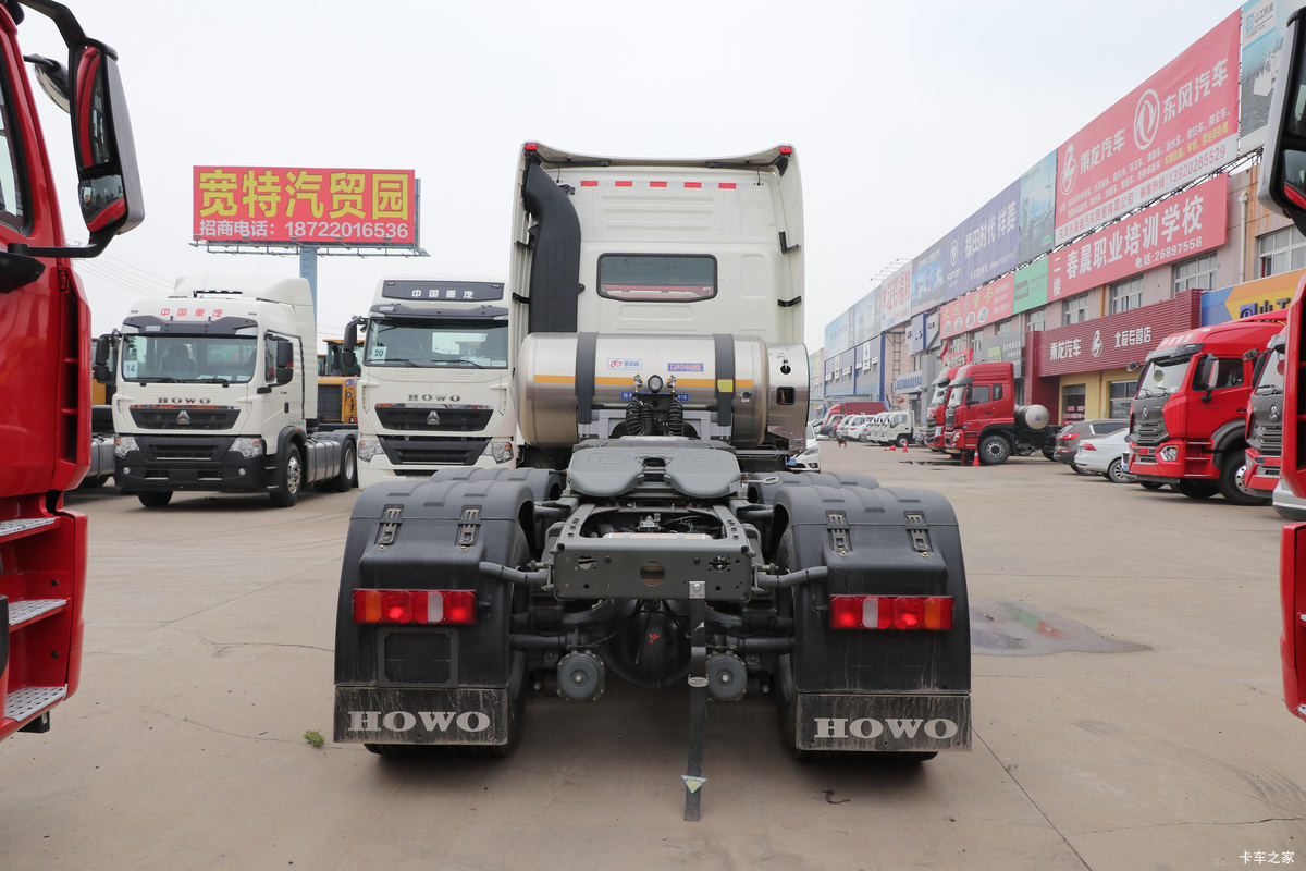�й����� HOWO T7H�ؿ� 440���� 6X4 LNGǣ����(����)���                                                