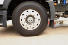 中国重汽 HOWO TX重卡 440马力 6X4 LNG牵引车(国六)(ZZ4257V384GF1LB)