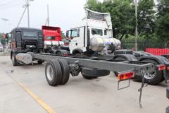 中国重汽 HOWO TX 290马力 4X2 9.52米LNG厢式载货车(国六)(ZZ5187XXYN711GF1L)