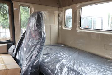 �й����� HOWO TX 290���� 4X2 9.52��LNG��ʽ�ػ���(����)(ZZ5187XXYN711GF1L)ͼƬ