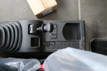 �й����� HOWO TX 290���� 4X2 9.52��LNG��ʽ�ػ���(����)(ZZ5187XXYN711GF1L)ͼƬ