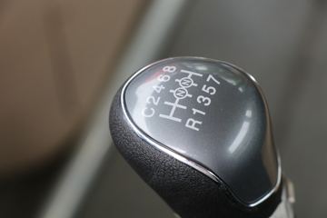 �й����� HOWO TX 290���� 4X2 9.52��LNG��ʽ�ػ���(����)(ZZ5187XXYN711GF1L)ͼƬ