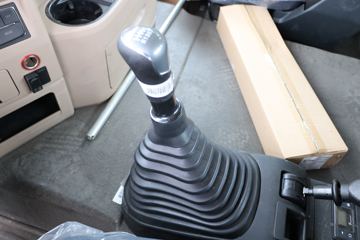 �й����� HOWO TX 290���� 4X2 9.52��LNG��ʽ�ػ���(����)(ZZ5187XXYN711GF1L)ͼƬ