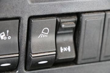 �й����� HOWO TX 290���� 4X2 9.52��LNG��ʽ�ػ���(����)(ZZ5187XXYN711GF1L)ͼƬ