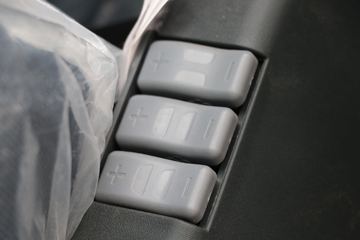 �й����� HOWO TX 290���� 4X2 9.52��LNG��ʽ�ػ���(����)(ZZ5187XXYN711GF1L)ͼƬ