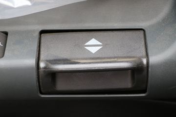 �й����� HOWO TX 290���� 4X2 9.52��LNG��ʽ�ػ���(����)(ZZ5187XXYN711GF1L)ͼƬ