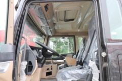 中国重汽 HOWO TX 290马力 4X2 9.52米LNG厢式载货车(国六)(ZZ5187XXYN711GF1L)