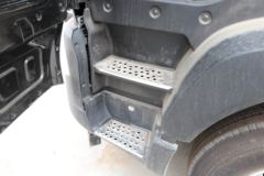 中国重汽 HOWO TX 290马力 4X2 9.52米LNG厢式载货车(国六)(ZZ5187XXYN711GF1L)