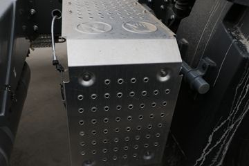 �й����� HOWO TX 290���� 4X2 9.52��LNG��ʽ�ػ���(����)(ZZ5187XXYN711GF1L)ͼƬ