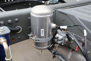 �й����� HOWO TX 290���� 4X2 9.52��LNG��ʽ�ػ���(����)(ZZ5187XXYN711GF1L)ͼƬ