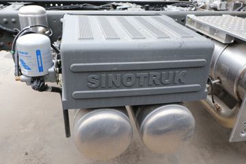 �й����� HOWO TX 290���� 4X2 9.52��LNG��ʽ�ػ���(����)(ZZ5187XXYN711GF1L)ͼƬ