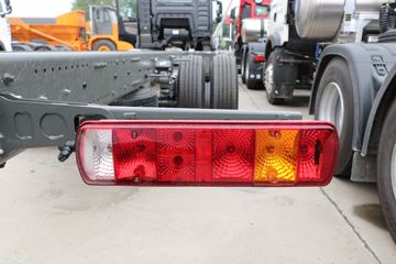 �й����� HOWO TX 290���� 4X2 9.52��LNG��ʽ�ػ���(����)(ZZ5187XXYN711GF1L)ͼƬ