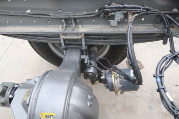 �й����� HOWO TX 290���� 4X2 9.52��LNG��ʽ�ػ���(����)(ZZ5187XXYN711GF1L)ͼƬ