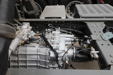 �й����� HOWO TX 290���� 4X2 9.52��LNG��ʽ�ػ���(����)(ZZ5187XXYN711GF1L)ͼƬ